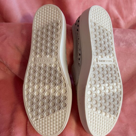 Skechers - Picture 3 of 3